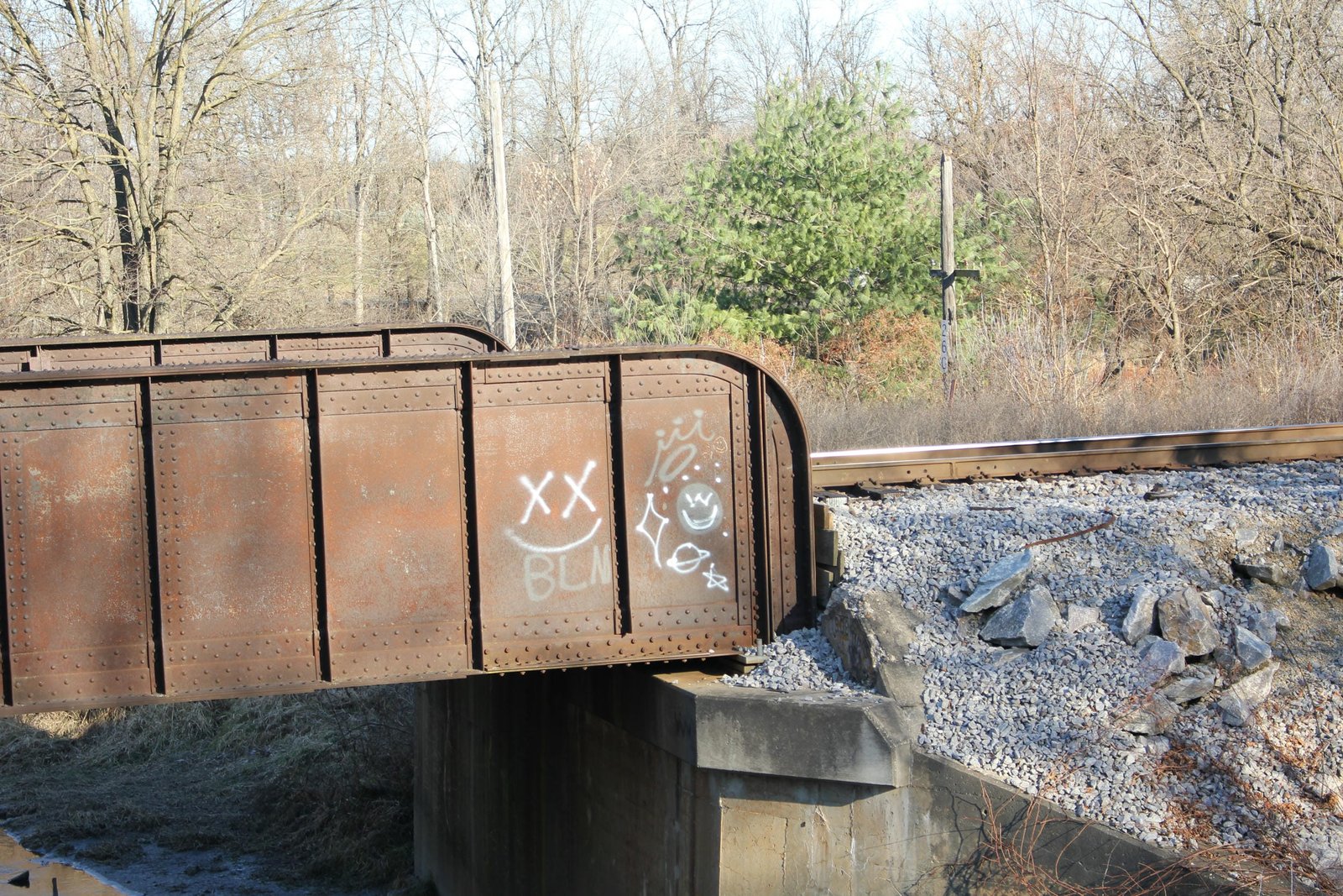 Girder end